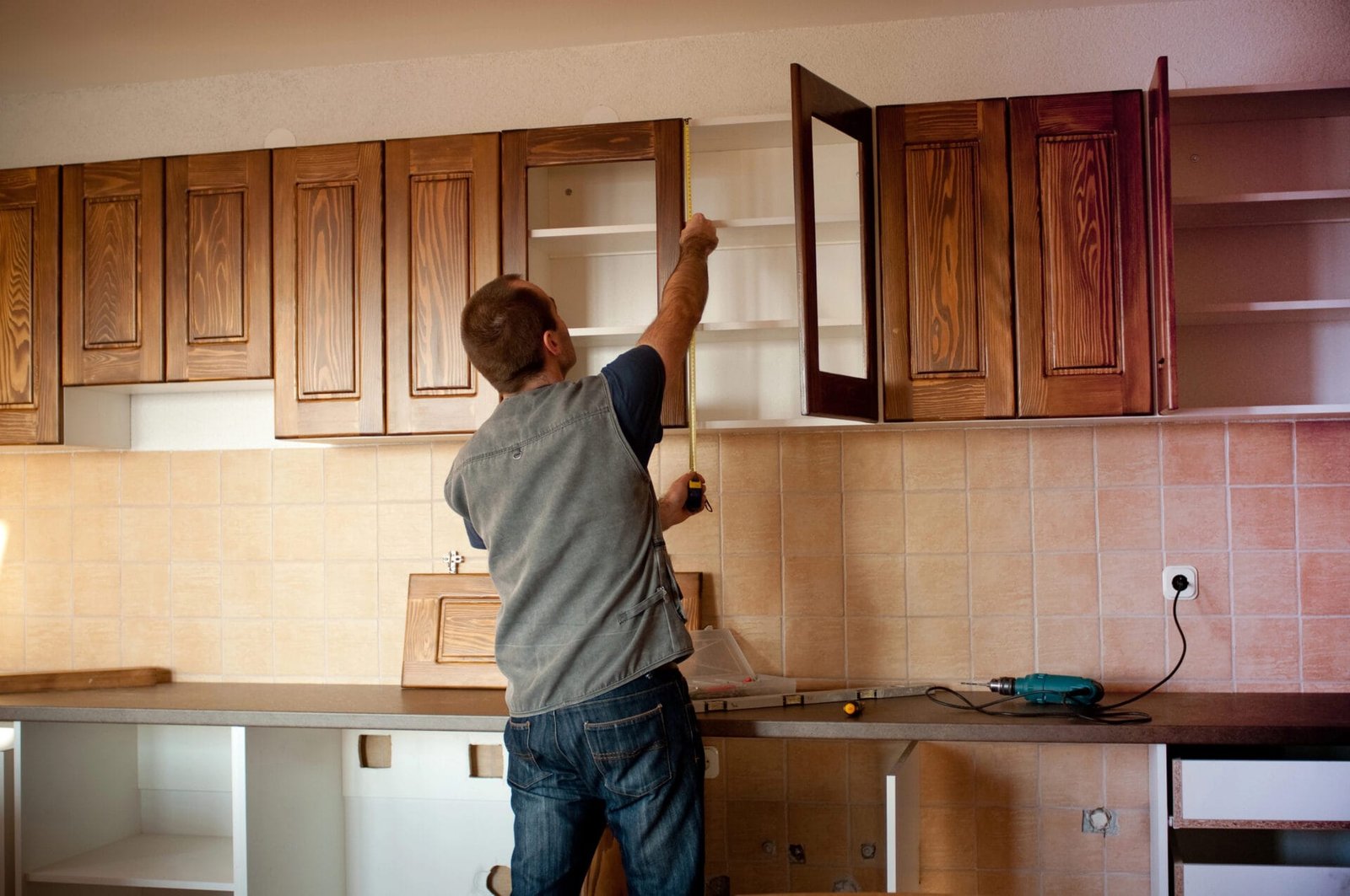 Installation of kitchen cabinets in Tacoma WA